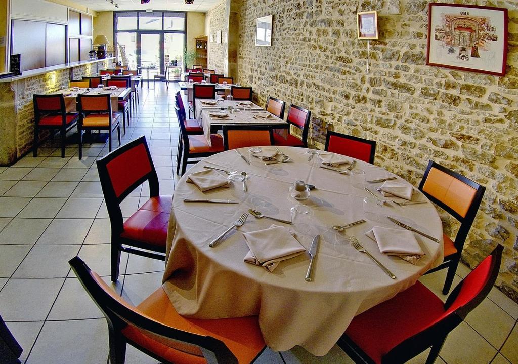 Relais Du Lac Villegusien-le-Lac Экстерьер фото